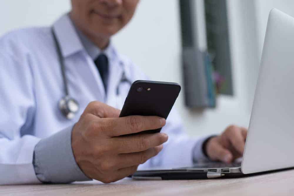 WhatsApp per cliniche